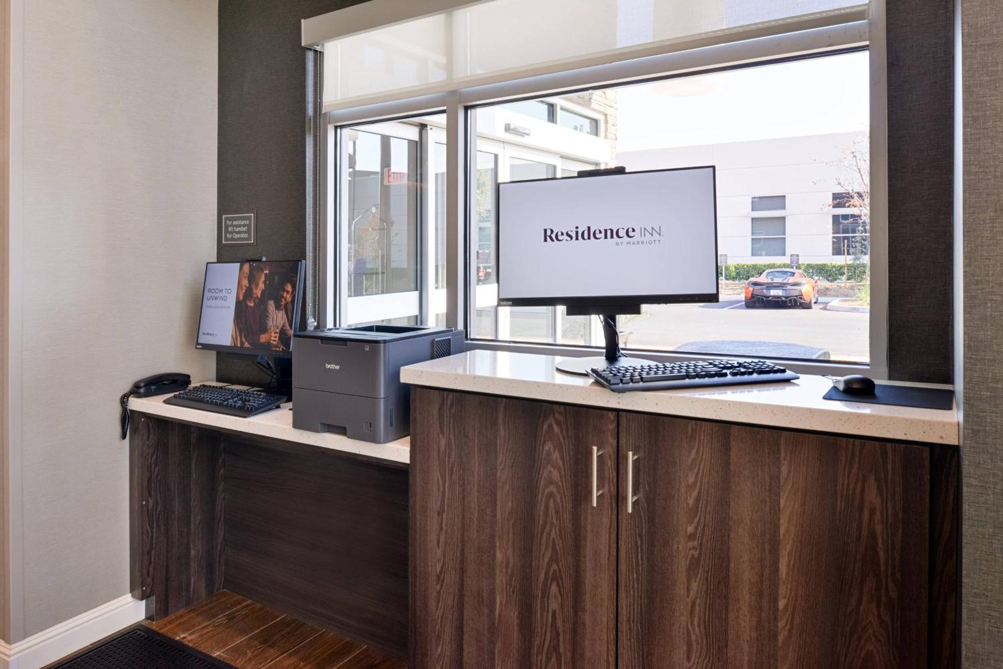 Residence Inn By Marriott Bakersfield West Экстерьер фото